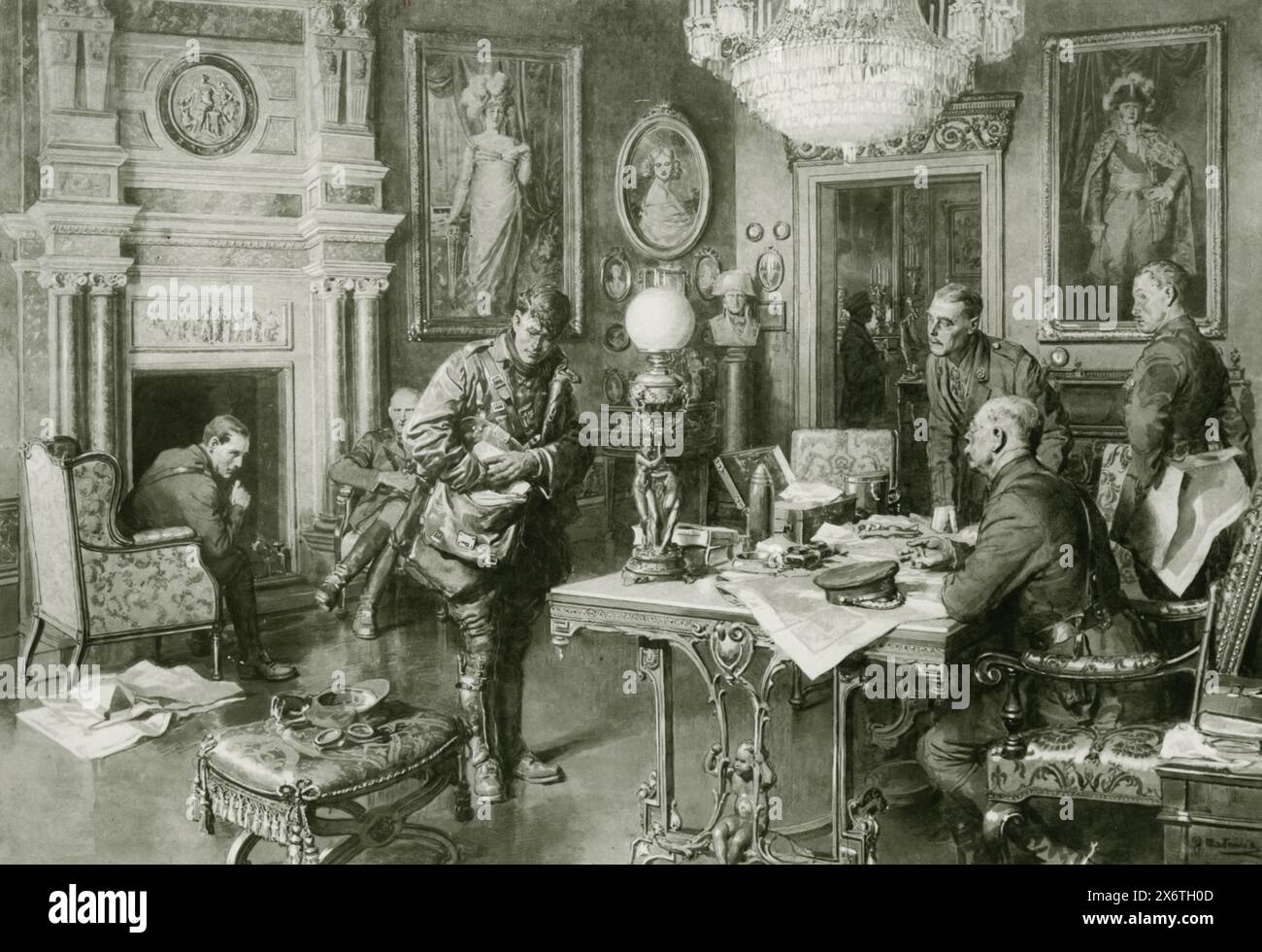 Ein britischer Schienenneiter, der in einem französischen château mit Nachrichten aus der Frontlinie eintraf, die während des Ersten Weltkriegs um 1915 aufgenommen wurden. Transportfahrer spielten eine entscheidende Rolle bei der Aufrechterhaltung der Kommunikation zwischen den Einheiten, da sie oft gefährliche Bedingungen meistern mussten, um wichtige Informationen zu liefern. Diese Szene zeigt, wie wichtig eine zuverlässige Kommunikation für die Koordinierung militärischer Anstrengungen und strategische Entscheidungen ist. Stockfoto