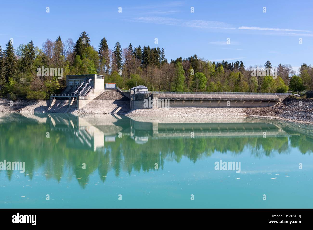 Lech-Stauwerk am Forggensee, Lech, Kraftwerk, Kopfspeicher, Hochwasserschutz, Hochwasserregulierung, Energieerzeugung, Energiespeicherung, Rosshaupten Stockfoto