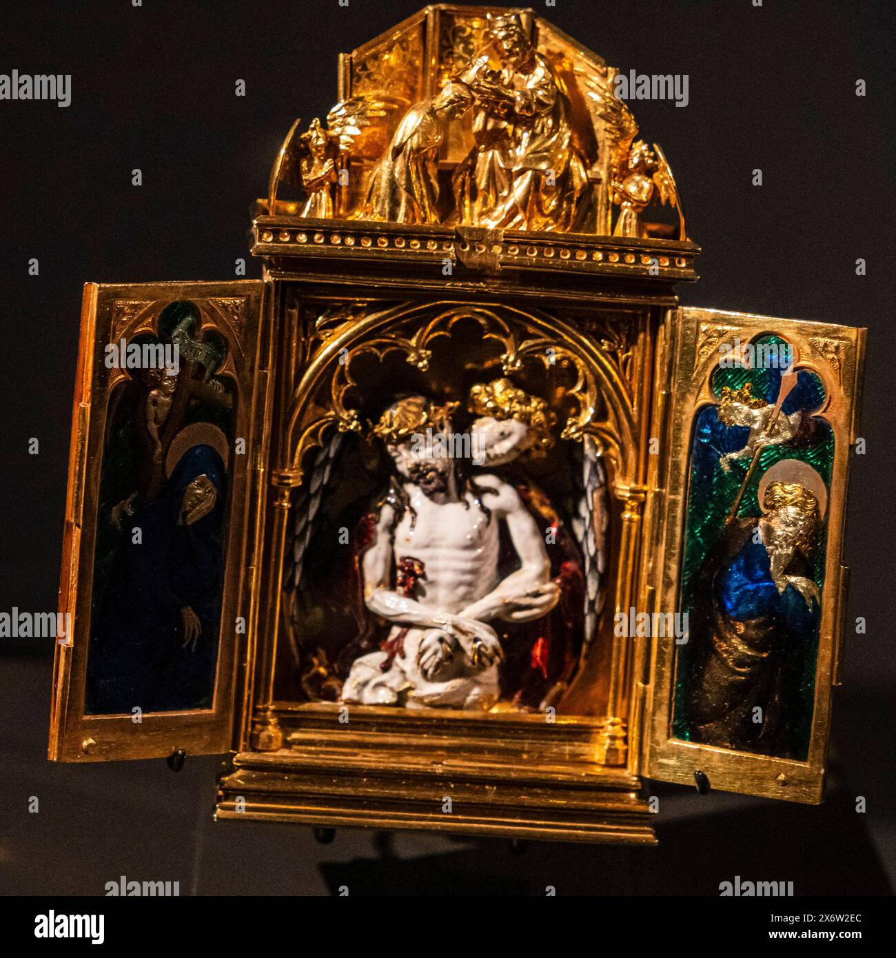 Reliquien in Form eines Triptychons, Paris, 15. Jahrhundert, Gold Emaille, Amsterdam, Niederlande. Stockfoto