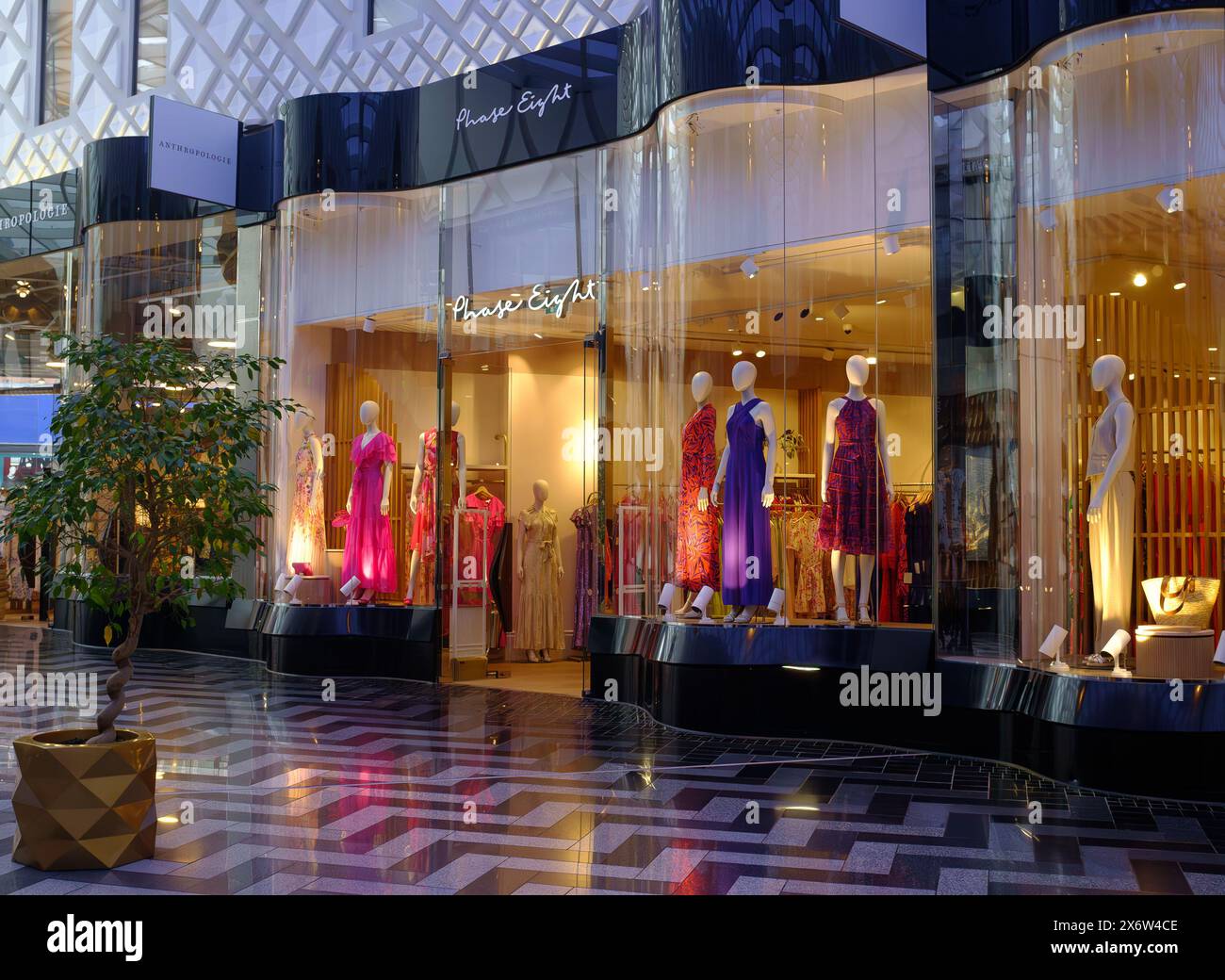 Phase 8 Ladenfront, Victoria Quarter (Arkade), Leeds City Centre, West Yorkshire. Stockfoto