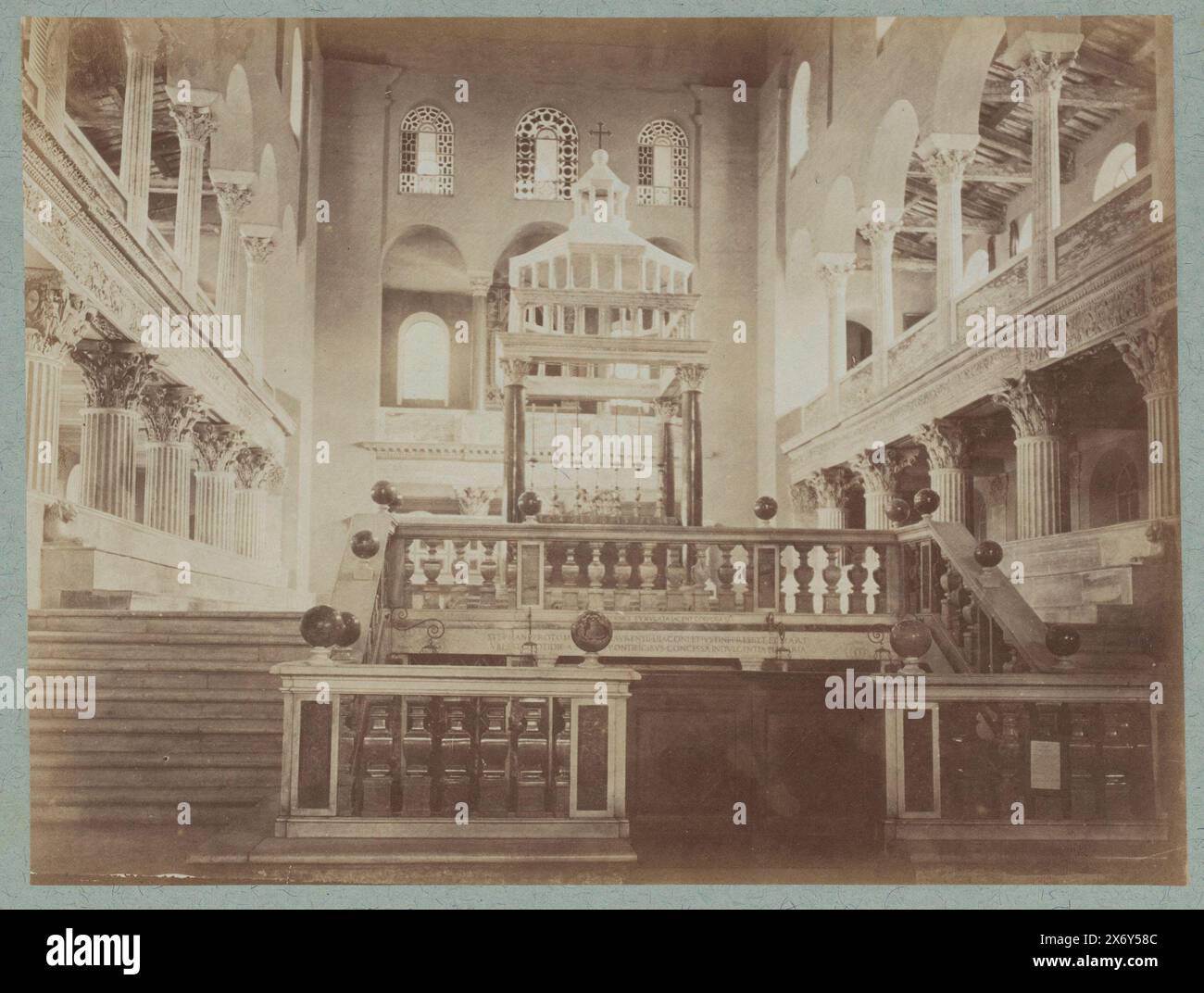 Inneres des St. Laurence vor den Mauern in Rom, Italien, Foto, anonym, Rom, 1851 - 1900, Karton, Albumendruck, Höhe, 316 mm x Breite, 421 mm Stockfoto
