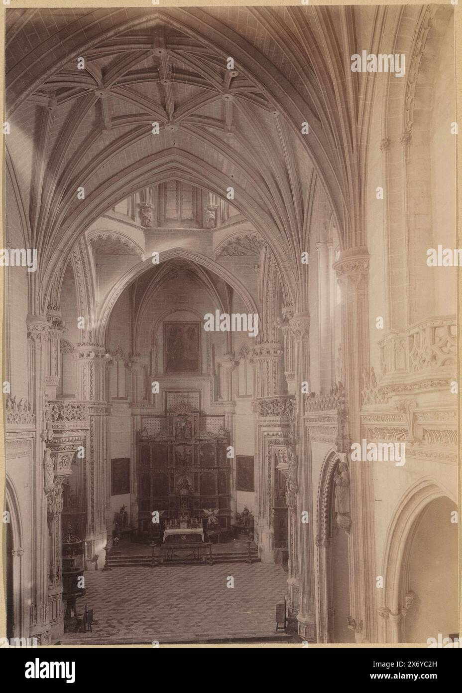 Innenraum des Convento de San Juan de los Reyes in Toledo, dieses Foto ist Teil eines Albums., Foto, anonym, Toledo, 1851 - ca. 1890, Papier, Albumendruck, Höhe, 221 mm x Breite, 157 mm Stockfoto