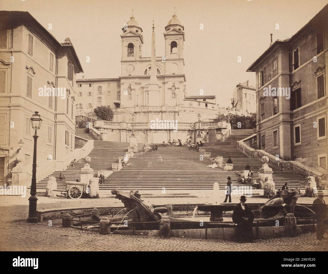Spanische Treppe und Fontana della Barcaccia an der Piazza di Spagna in Rom, Italien, Scala della Piazza di Spagna da Specchi und der Santi (1721-1725) S. Trinita dei Monti (restauato dal Mazois 1816 (Titel auf Objekt), Roma (Titel auf Objekt), Foto, anonym, nach Entwurf: diverse Vervaardigers, Rome, 1851 - 1900, Karton, Albumendruck, Höhe, 211 mm x Breite, 256 mm Stockfoto