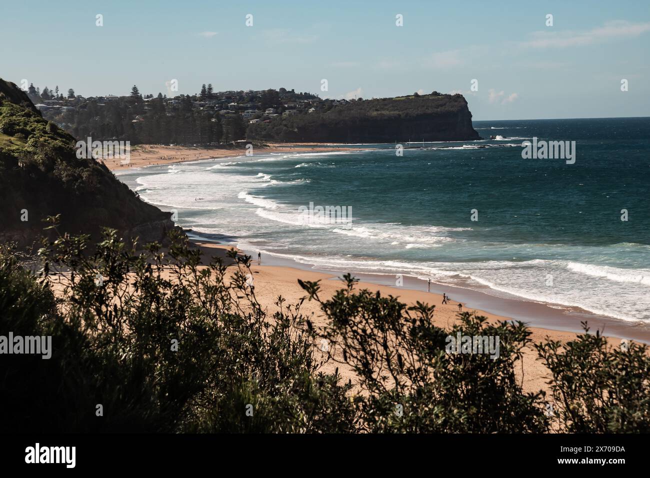 Warriewood Beach, Northern Beaches, Sydney, ist ein wunderschöner, malerischer 500 Meter langer, goldener Sandstrand, der zwischen Mona Vale Headland und Turime verläuft Stockfoto