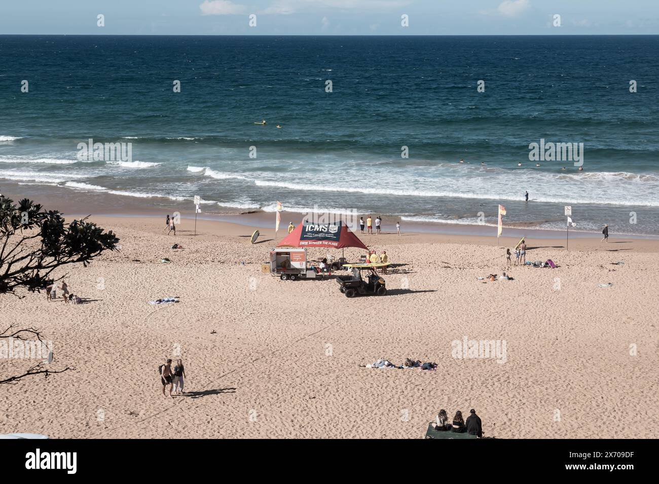 Warriewood Beach, Northern Beaches, Sydney, ist ein wunderschöner, malerischer 500 Meter langer, goldener Sandstrand, der zwischen Mona Vale Headland und Turime verläuft Stockfoto