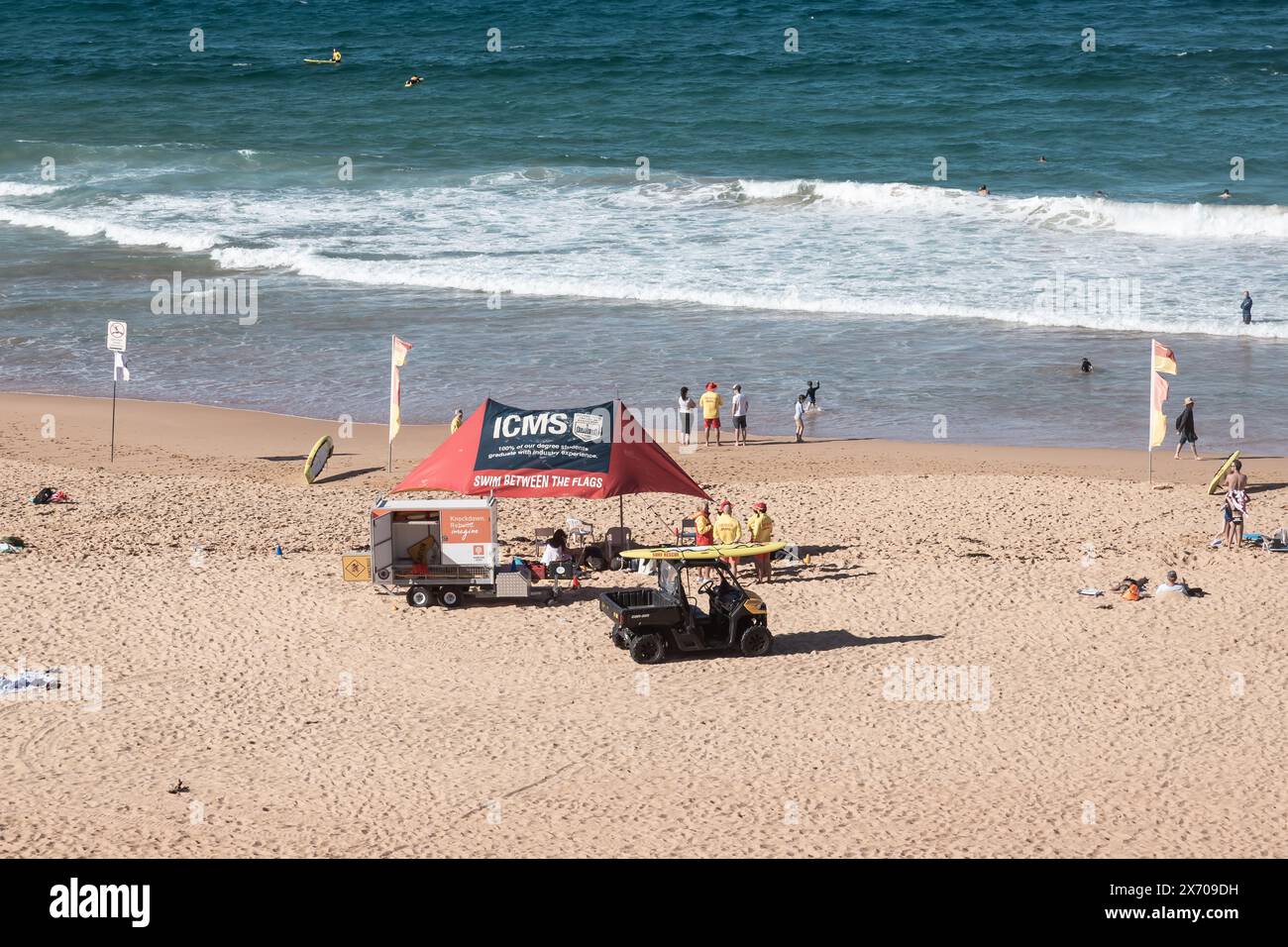 Warriewood Beach, Northern Beaches, Sydney, ist ein wunderschöner, malerischer 500 Meter langer, goldener Sandstrand, der zwischen Mona Vale Headland und Turime verläuft Stockfoto