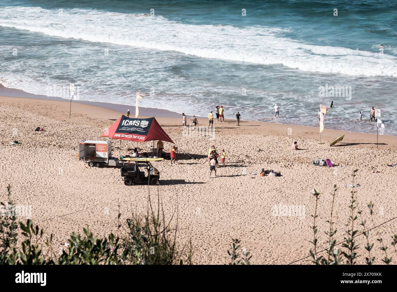 Warriewood Beach, Northern Beaches, Sydney, ist ein wunderschöner, malerischer 500 Meter langer, goldener Sandstrand, der zwischen Mona Vale Headland und Turime verläuft Stockfoto