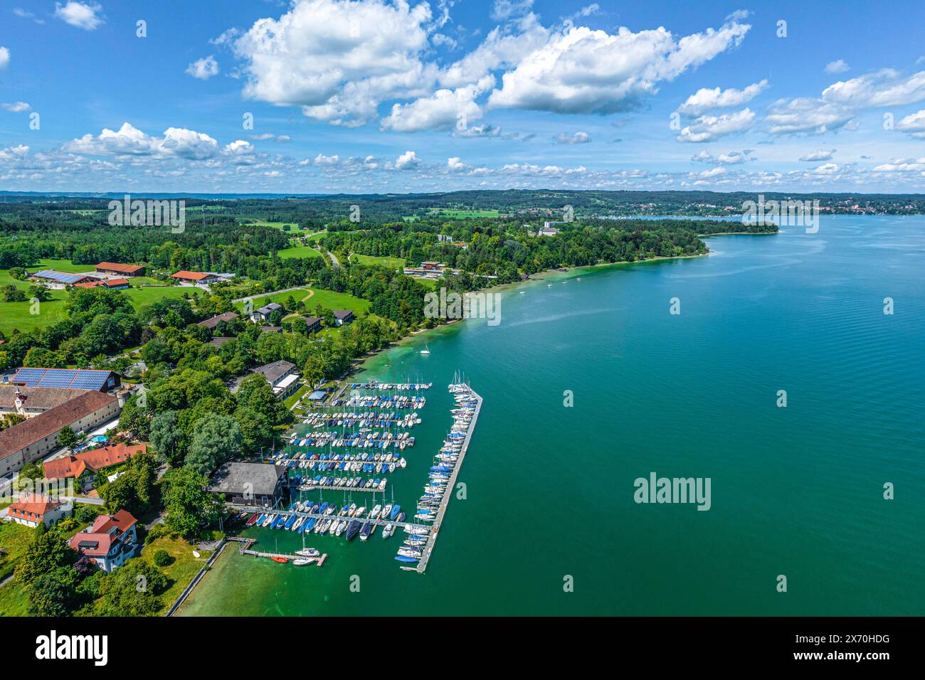 Die Gemeinde Bernried am Starnberger See im Luftbild Ausblick auf Bernried in der bayerischen Region Oberland am West Bernried Bayern Deutschland *** Stockfoto