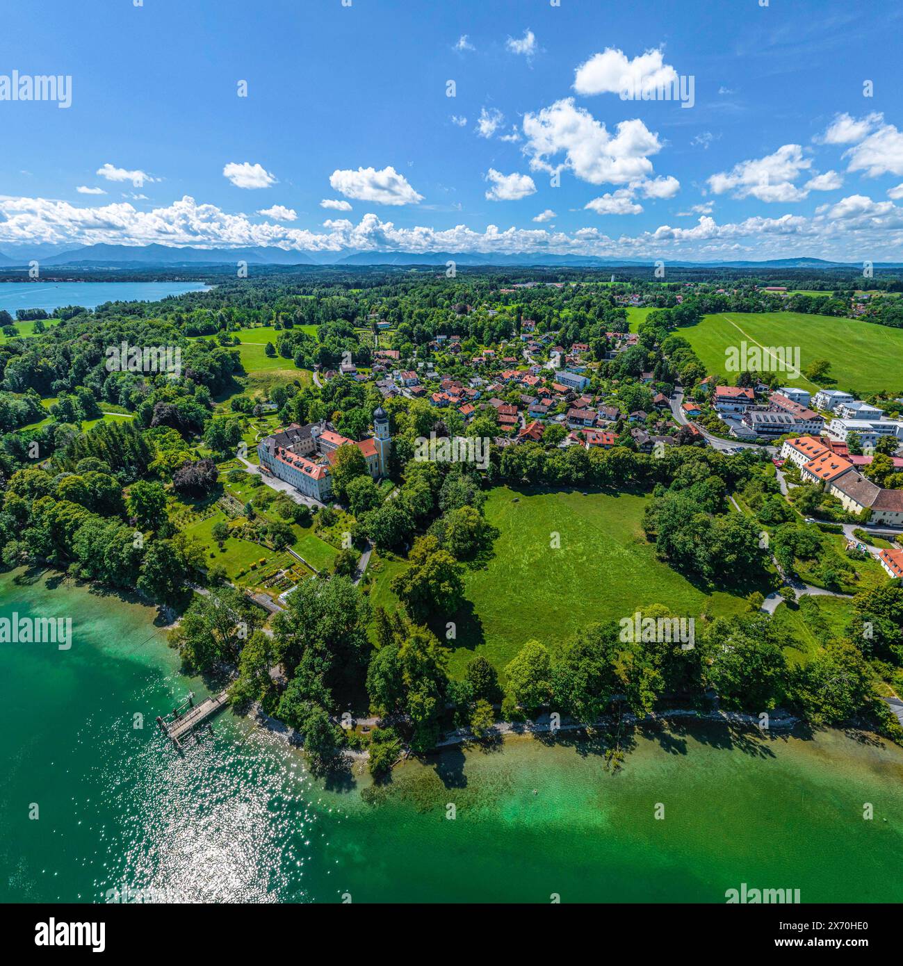 Die Gemeinde Bernried am Starnberger See im Luftbild Ausblick auf Bernried in der bayerischen Region Oberland am West Bernried Bayern Deutschland *** Stockfoto