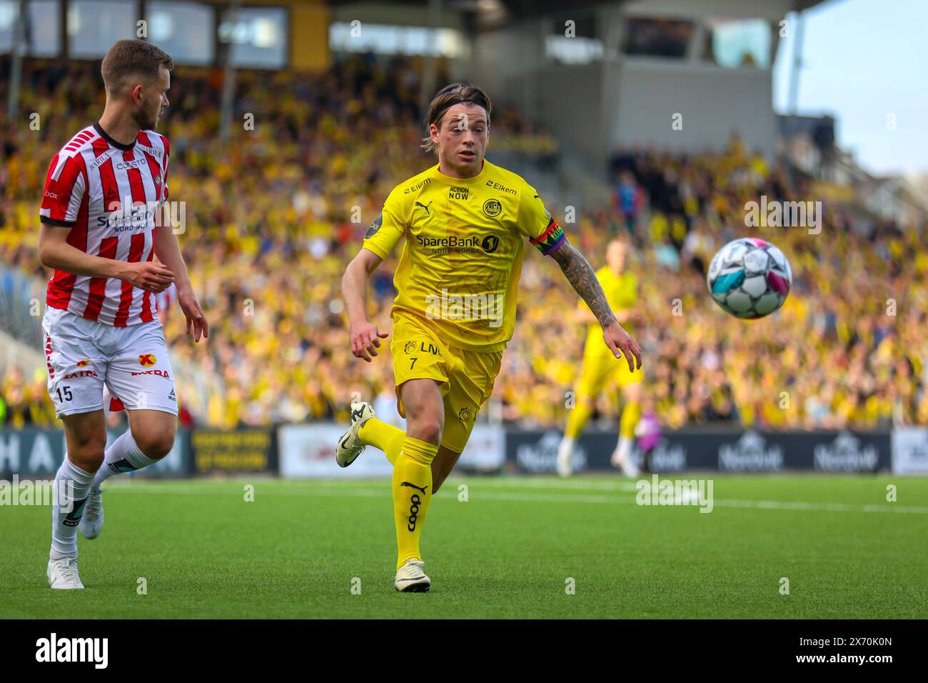 Bodø, Norwegen, 16h Mai 2024. Bodø/Glimts Patrick Berg jagt den Ball im Eliteserien-Spiel zwischen Bodø/Glimt und Tromsø im Aspmyra-Stadion. Quelle: Frode Arnesen/Alamy Live News Stockfoto