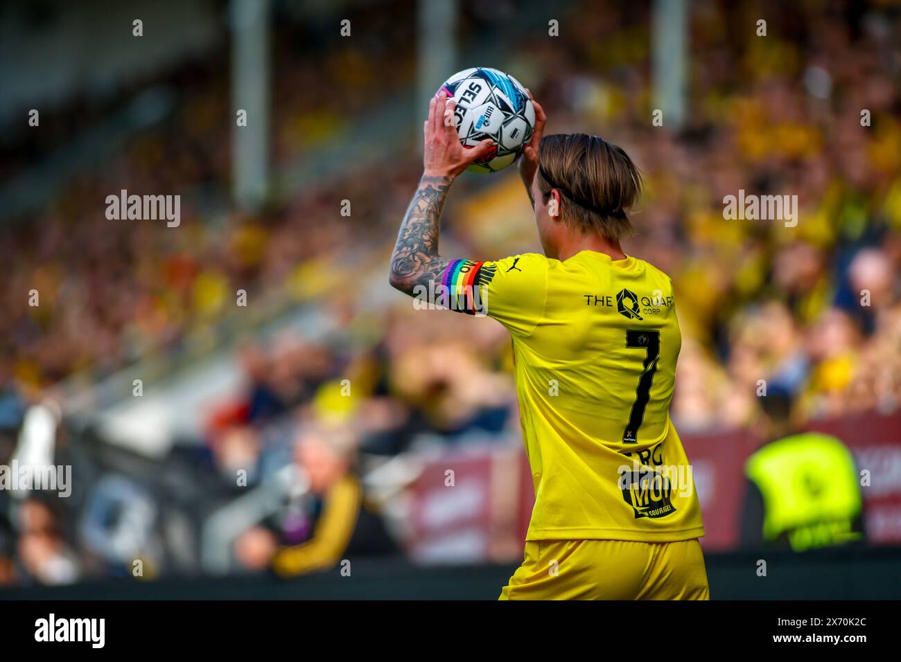 Bodø, Norwegen, 16h Mai 2024. Bodø/Glimts Patrick Berg mit Regenbogenkapitänen im Eliteserien-Spiel zwischen Bodø/Glimt und Tromsø im Aspmyra-Stadion. Quelle: Frode Arnesen/Alamy Live News Stockfoto