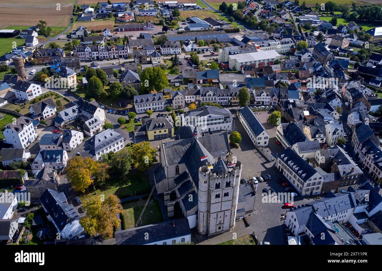 Aus der Vogelperspektive auf die typische Kleinstadt in Nordrhein-Westfalen Stockfoto