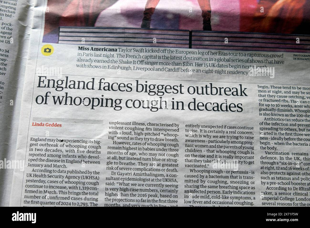 'England steht vor dem größten Ausbruch von Keuchhusten in den Jahrzehnten' Guardian Zeitung Headline Kindheit Infektion artikel Mai 2024 London England Großbritannien Stockfoto