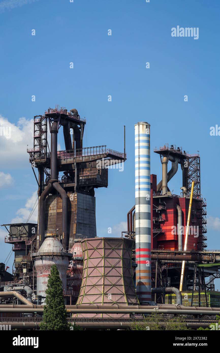 Duisburg, Ruhrgebiet, Nordrhein-Westfalen, Deutschland - ThyssenKrupp Steel Huettenwerk, hier Hochofen 8 in Bruckhausen. Stahlhersteller Thyssen Stockfoto