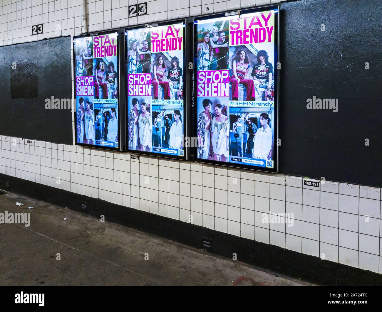 Werbung für den chinesischen Fast-Fashion-Einzelhändler Shein in der U-Bahn in New York am Sonntag, den 12. Mai 2024. Shein soll sich in London auf einen Börsengang vorbereiten. Das Unternehmen hatte bei seinem IPO-Versuch regulatorische Probleme in den USA. (© Richard B. Levine) Stockfoto