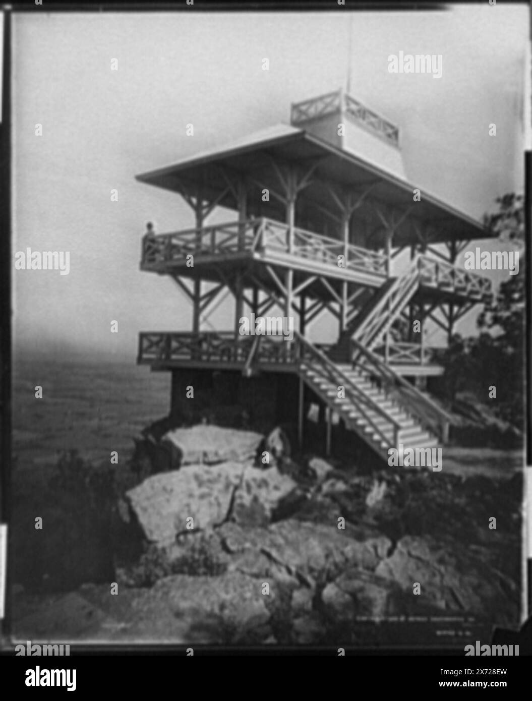 Von High Rock aus in der Nähe des Pen Mar Park nach Norden blicken die Negativen in ein zweiteiliges Panorama, mit Varianten des rechten Abschnitts (A und B)., aufgeführt in Detroit Publishing Co. Negative log als Erweiterung um Nr. 10718, Pan aufgenommen von [Glover], Mai 1903., 'Copyright by Detroit Photographic Co.' auf linksnegativem und rechtem negativ (B); 'Copyright 1903 by Detroit Photographic Co.' auf rechtem negativ (A)., '010263-2-L' auf linkem negativ; '010263-2-R' auf beiden rechten Negativen (A und B)., Detroit Publishing Co. Panorama No 010718., Detroit Publishing Co. Panorama Nr. 010263., Geschenk; State Historical Society of Colorado; Stockfoto