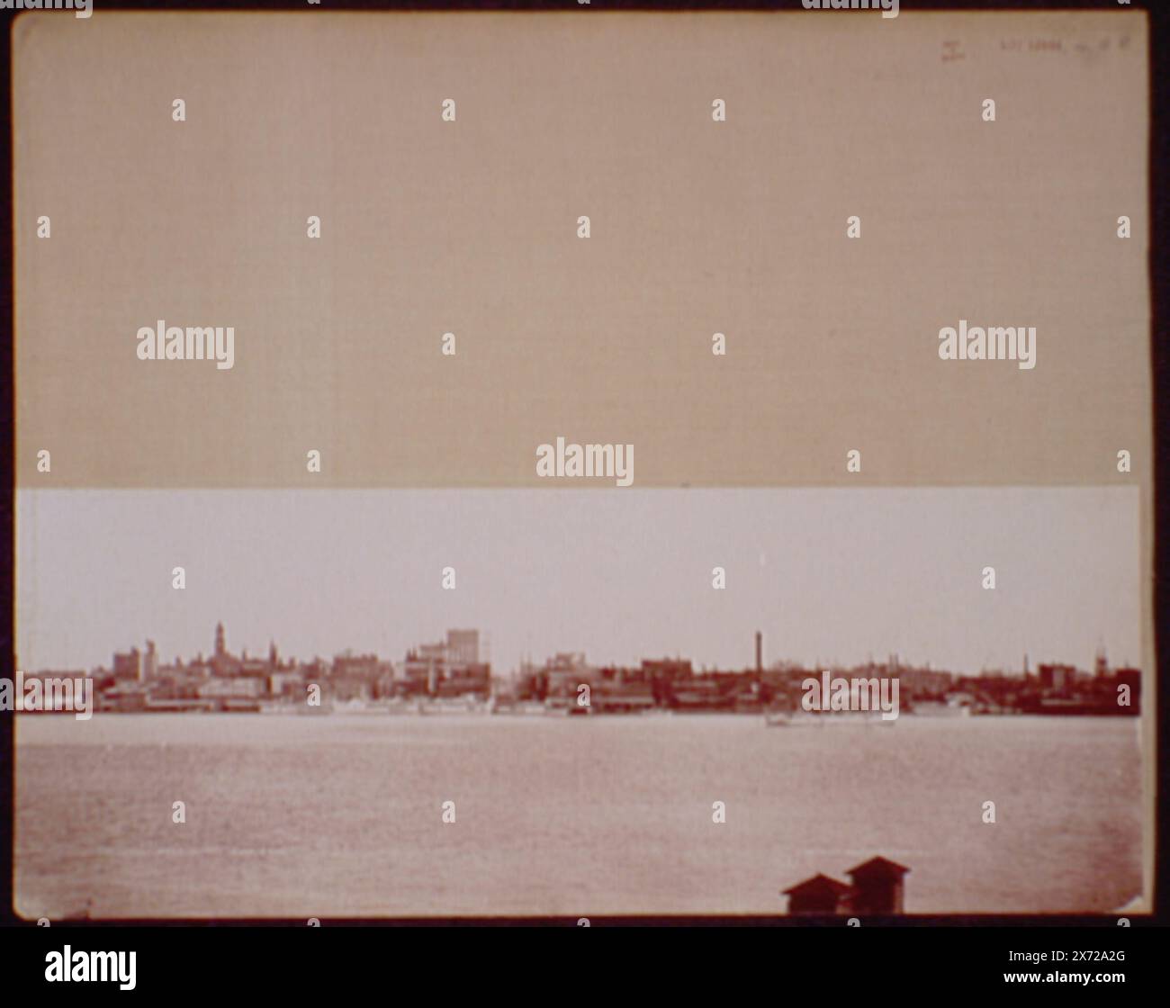 Detroit River Front, Datum basiert auf Detroit, Katalog F (1899)., hinten an hinten montiert mit '01991. The Locks, Sault Ste. Marie.“ Vielleicht war er Teil eines Albums, Detroit Photographic Co., Detroit Publishing Co. No. 01992., Geschenk; State Historical Society of Colorado; 1949, Rivers. , Usa, Michigan, Detroit. Stockfoto