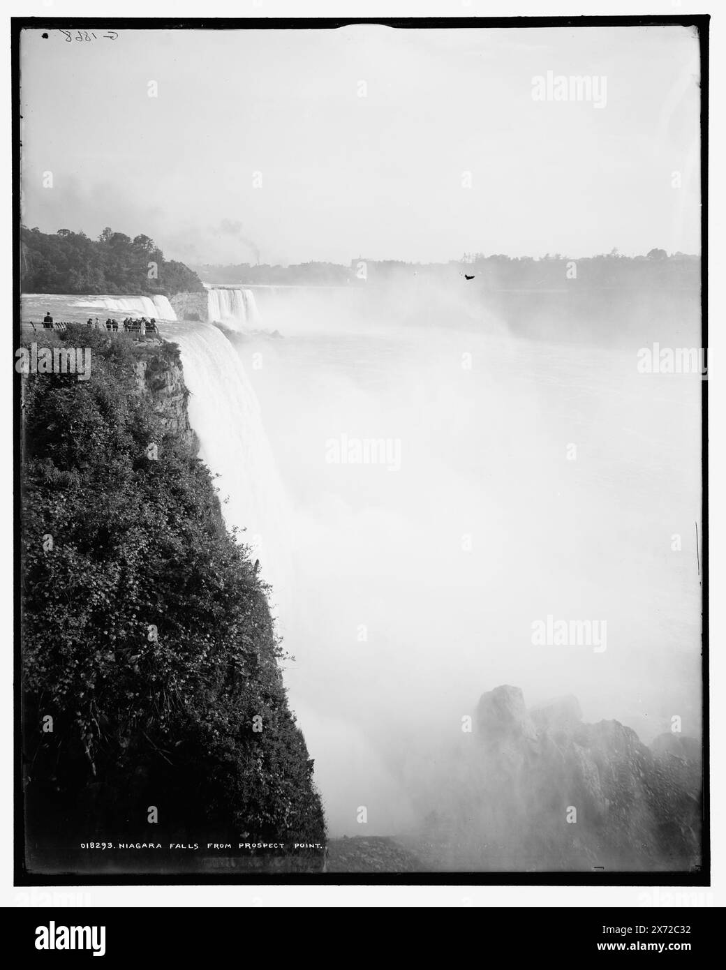 Niagara Falls von Prospect Point, entsprechende Glastransparenz (mit demselben Seriencode) auf Videobild 1A-30281., „G 1868“ auf negativ, Detroit Publishing Co.-Nr. 018293., Geschenk; State Historical Society of Colorado; 1949, Waterfalls. , Usa, New York (Bundesstaat), Niagarafälle. Kanada, Ontario, Niagarafälle. Stockfoto