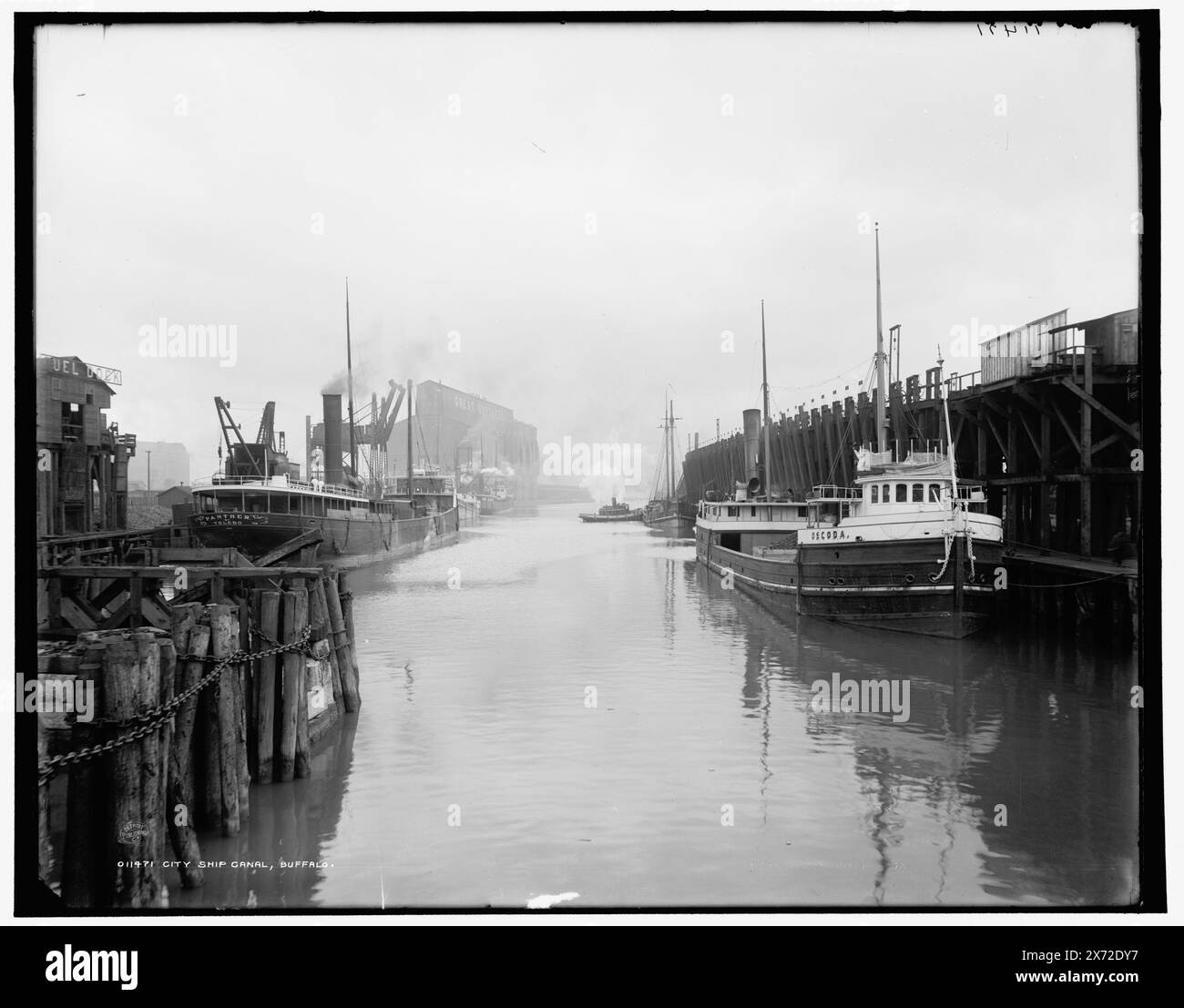 City Ship Canal, Buffalo, Date based on Detroit, Catalogue J (1901)., Detroit Publishing Co.-Nr. 011471., Geschenk; State Historical Society of Colorado; 1949, Canals. , Versand. , Piers & Kais. , Usa, New York (Bundesstaat), Buffalo. Stockfoto