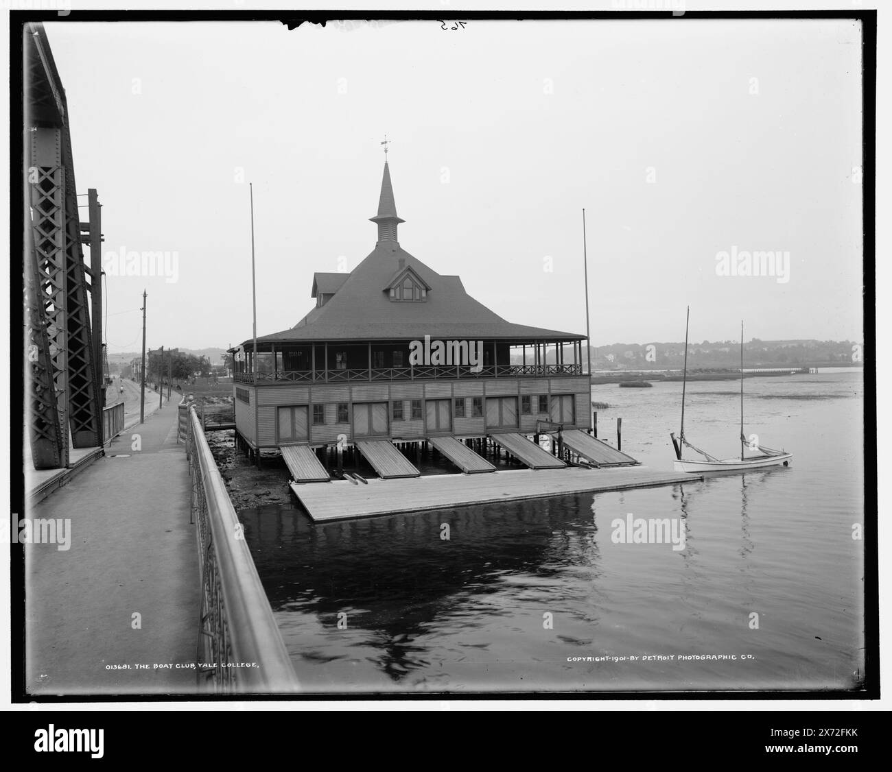 The Boat Club, Yale College, '765' auf negativ, Detroit Publishing Co.-Nr. 013681., Geschenk; State Historical Society of Colorado; 1949, Bootshäuser. , Clubhäuser. , Universitäten und Hochschulen. , Usa, Connecticut, New Haven. Stockfoto