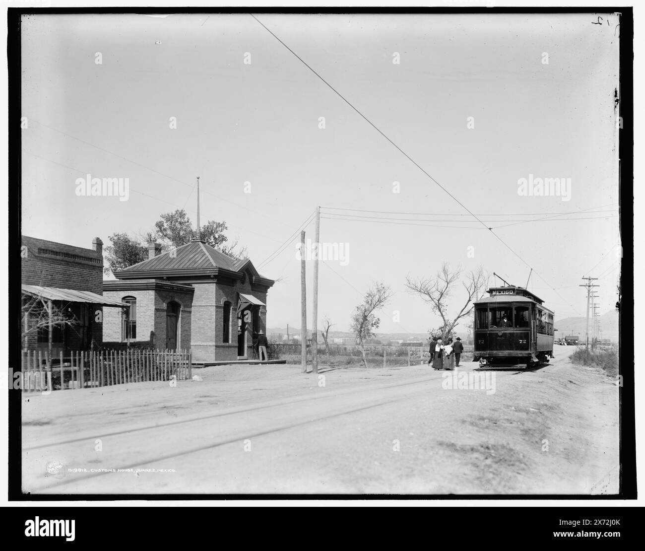Zollhaus, Juarez, Mexiko, Detroit Publishing Co.-Nr. 019812., Geschenk; State Historical Society of Colorado; 1949, Customhouses. , Straßenbahnen. Mexiko, Chihauhua, Juarez. Stockfoto