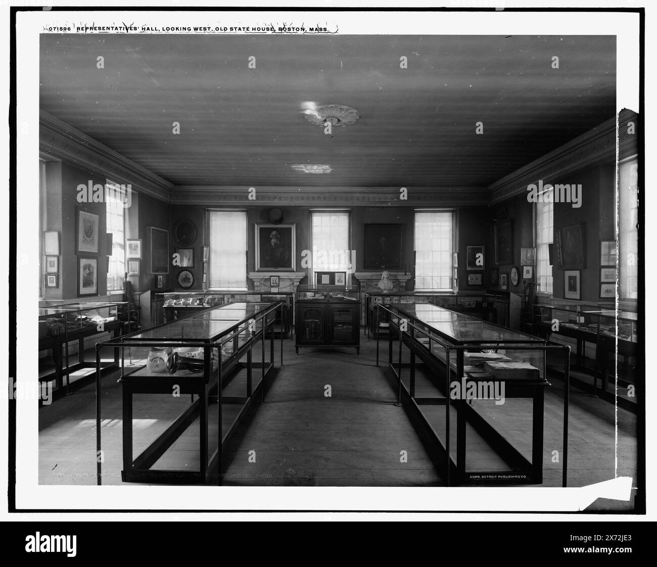 Repräsentantenhaus, Blick nach Westen, Old State House, Boston, Mass. Teil der Old State House Collection, Detroit Publishing Co. No 071596., Geschenk; State Historical Society of Colorado; 1949, Capitols. , Innenräume. , Galerien und Museen. , Usa, Massachusetts, Boston. Stockfoto