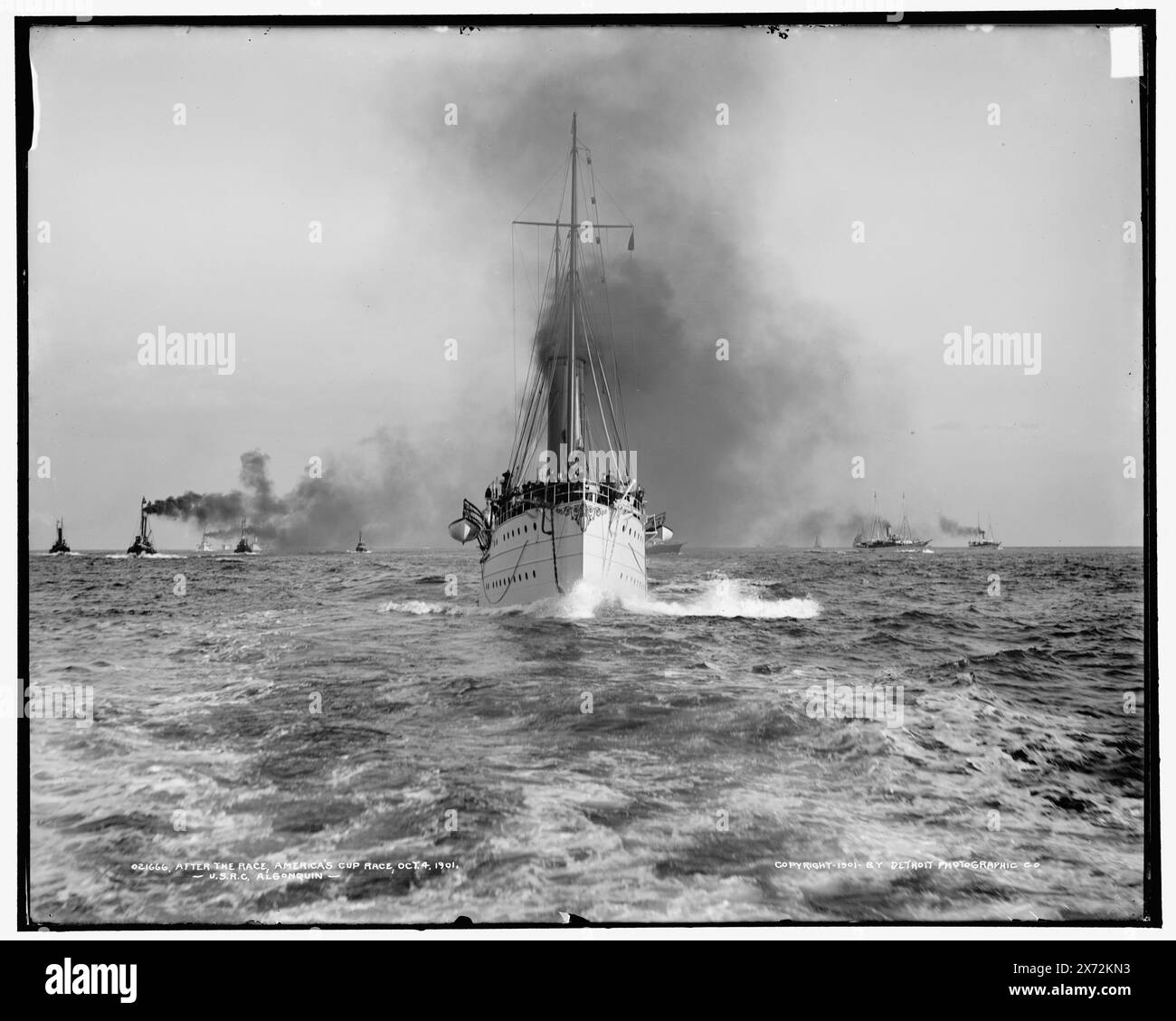 Nach dem Rennen, America's Cup, U.S.R.C. Algonquin, 4. Oktober 1901, '549' auf negativ. Detroit Publishing Co.-Nr. 021666., Geschenk; State Historical Society of Colorado; 1949, Algonquin (Revenue Cutter), Regattas. , Regierungsschiffe, amerikanisch. , America's Cup Rennen. Stockfoto