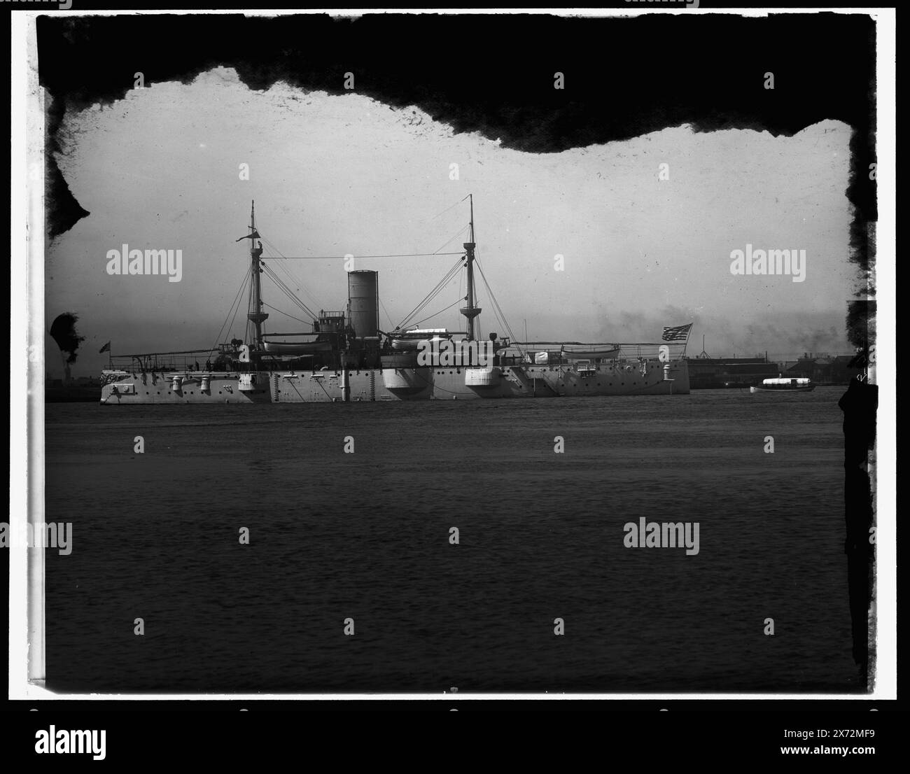 US-Schlachtschiff, Titel vom Kataloger erfunden., 'Mazey (?)' Auf dem Bug, Detroit Publishing Co.-Nr. 43 X., Geschenk; State Historical Society of Colorado; 1949, Schlachtschiffe, amerikanisch. Stockfoto