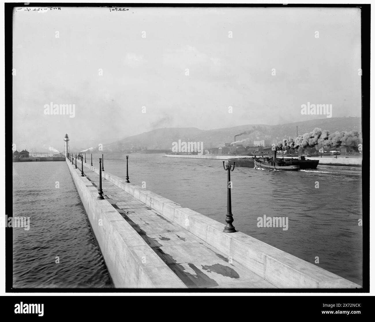 Duluth, Minn., Schiffskanal, Titel aus Jacke, 'WHJ-1224' auf negativ. Detroit Publishing Co.-Nr. 032901., Geschenk; State Historical Society of Colorado; 1949, Canals. , Usa, Minnesota, Duluth. Stockfoto