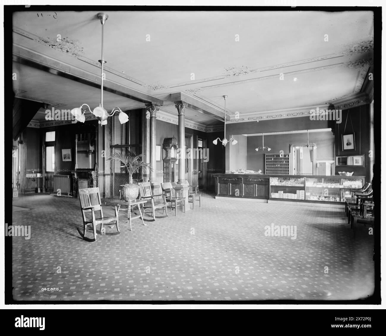 Alma Sanitarium, Empfangshalle und Büro, Alma, mich. Titel aus Jacke, 'G-11' auf negativ. Detroit Publishing Co.-Nr. 042825., Geschenk; State Historical Society of Colorado; 1949, Sanatoriums. , Empfangsräume. , Büros. , Usa, Michigan, Alma. Stockfoto