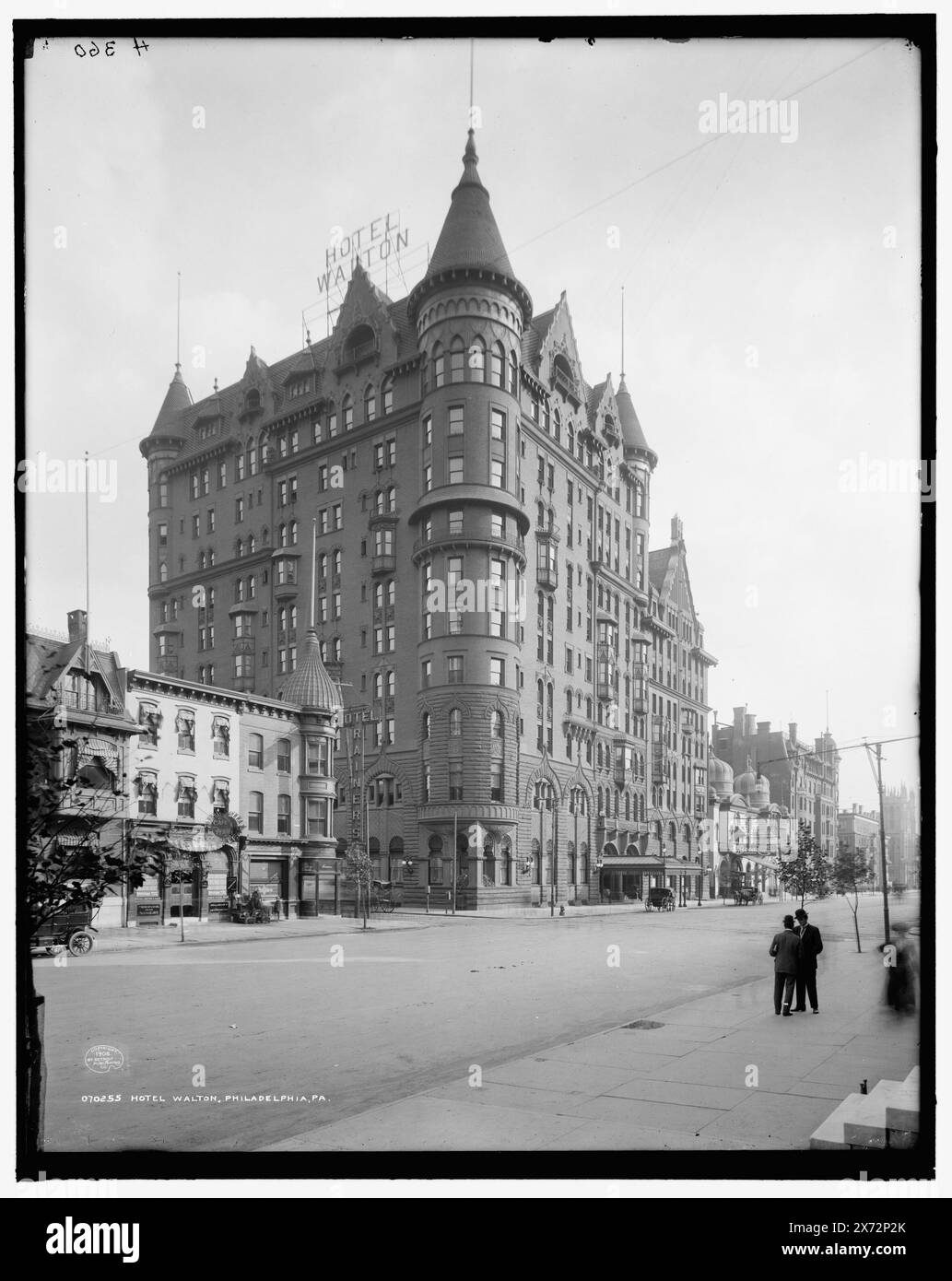 Hotel Walton, Philadelphia, Pa., 'H 360' auf negative., Detroit Publishing Co.-Nr. 070255., Geschenk; State Historical Society of Colorado; 1949, Hotels. , Straßen. , Usa, Pennsylvania, Philadelphia. Stockfoto