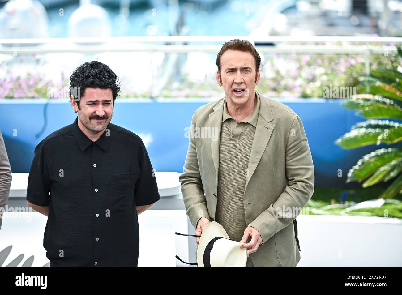 News - der Surfer Photocall - das 77. Jährliche Filmfestival von Cannes Lorcan Finnegan und Nicolas Cage nehmen am Surfer Photocall beim 77. Jährlichen Filmfestival von Cannes im Palais des Festivals am 17. Mai 2024 in Cannes Teil. Cannes Palais des Festival Frankreich Copyright: XStefanosxKyriazisx/xLiveMediax LPN 1355841 Stockfoto