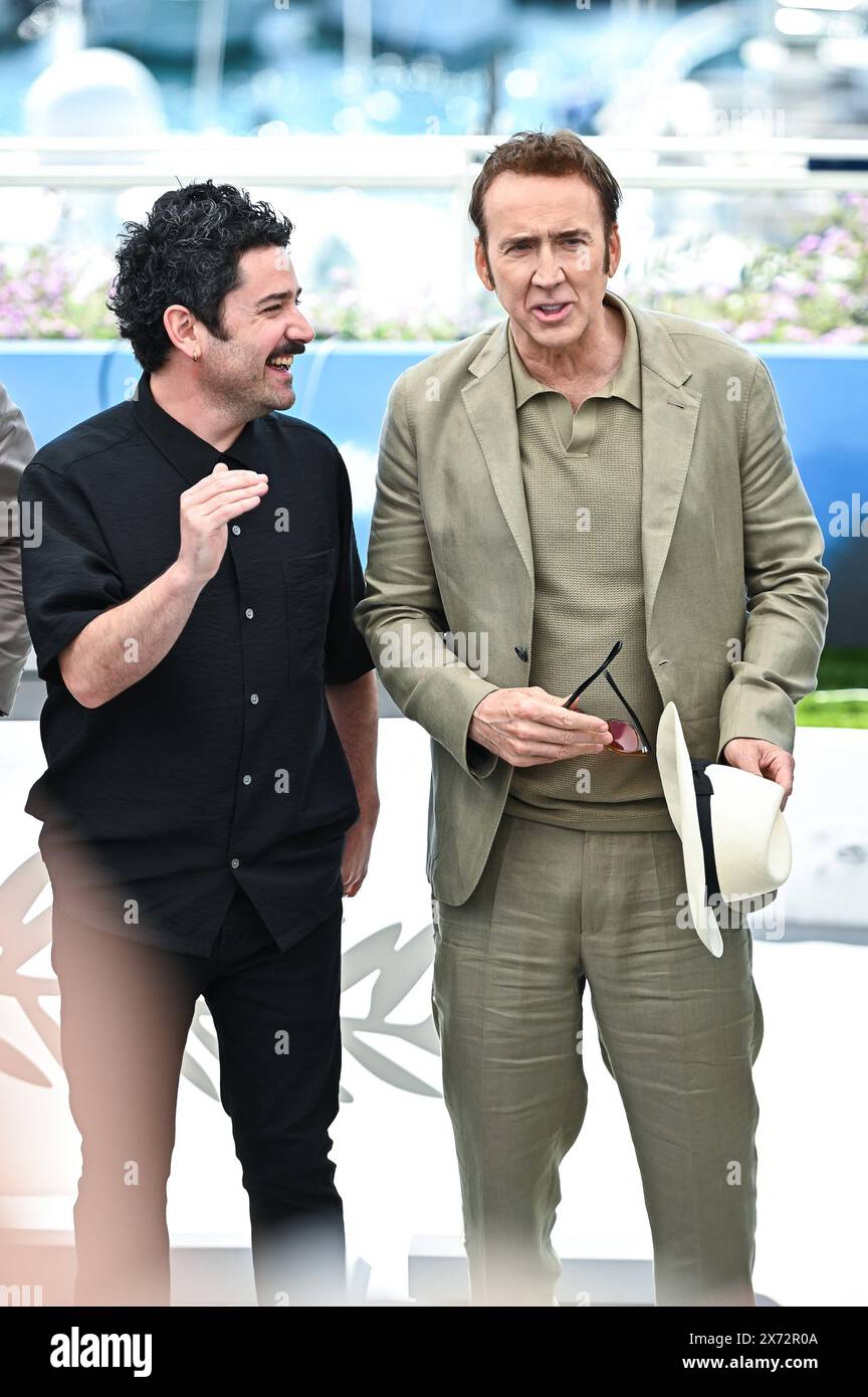 News - der Surfer Photocall - das 77. Jährliche Filmfestival von Cannes Lorcan Finnegan und Nicolas Cage nehmen am Surfer Photocall beim 77. Jährlichen Filmfestival von Cannes im Palais des Festivals am 17. Mai 2024 in Cannes Teil. Cannes Palais des Festival Frankreich Copyright: XStefanosxKyriazisx/xLiveMediax LPN 1355840 Stockfoto
