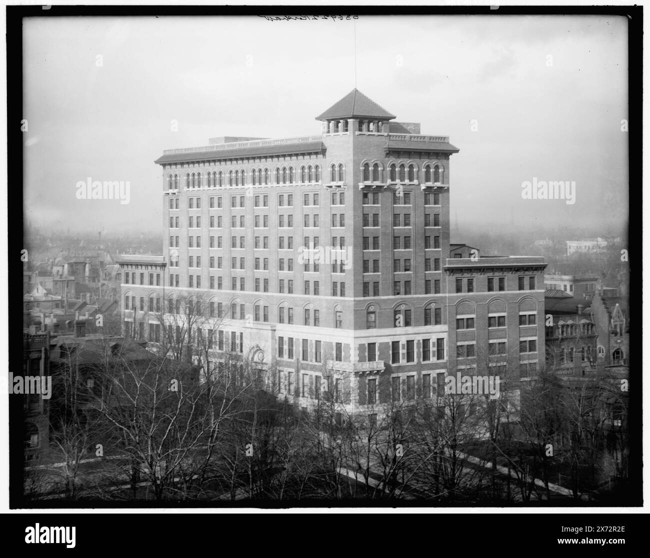 Neues Y.M.C.A.-Gebäude, Detroit, mich, Titel aus Jacke, Kershaw auf negativ. Detroit Publishing Co.-Nr. 036922., Gift; State Historical Society of Colorado; 1949, Organizations' Facilities. , Öffentliche Einrichtungen. , Usa, Michigan, Detroit. Stockfoto