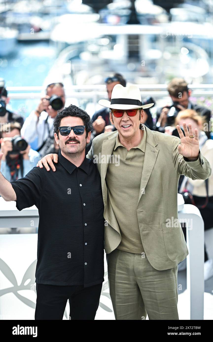 News - der Surfer Photocall - das 77. Jährliche Filmfestival von Cannes Lorcan Finnegan und Nicolas Cage nehmen am Surfer Photocall beim 77. Jährlichen Filmfestival von Cannes im Palais des Festivals am 17. Mai 2024 in Cannes Teil. Cannes Palais des Festival Frankreich Copyright: XStefanosxKyriazisx/xLiveMediax LPN 1355846 Stockfoto