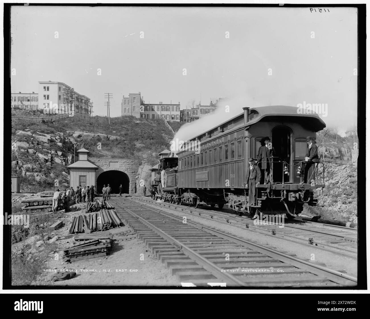 Bergen Tunnel, N.J., East, Date based on Detroit, Catalogue J (1901)., Detroit Publishing Co.-Nr. 011519., Geschenk; State Historical Society of Colorado; 1949, Tunnel. , Eisenbahn. , Usa, New Jersey, Jersey City. Stockfoto