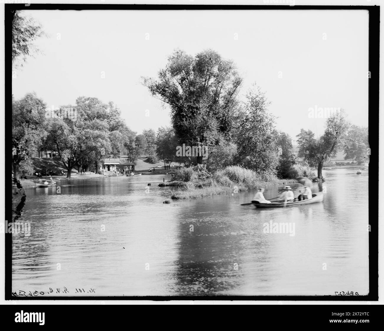 Cleveland, Ohio, Lake in Wade Park, Titel aus Jacke, 'No. 101 G F C' auf negativ, Detroit Publishing Co. No. 036526., Geschenk; State Historical Society of Colorado; 1949, Parks. , Seen und Teiche. , Usa, Ohio, Cleveland. Stockfoto