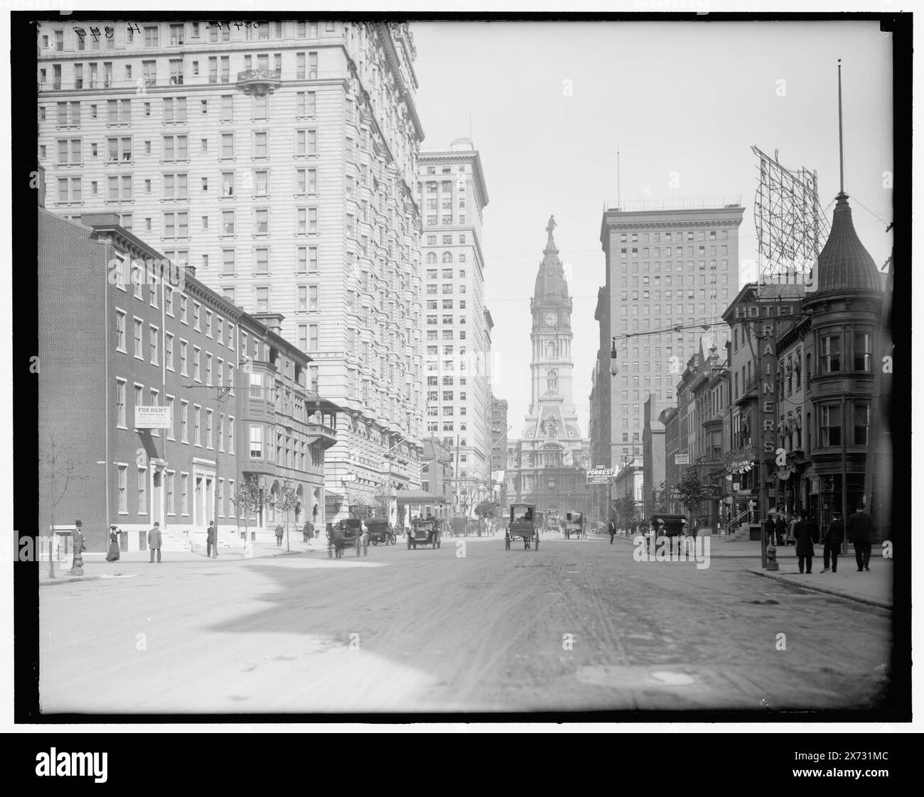 Broad Street nördlich von Locust, Philadelphia, Pa., Titel aus Jacke., 'H 349' auf negativ. Detroit Publishing Co.-Nr. 034746., Geschenk; State Historical Society of Colorado; 1949, City & Town Hall. , Straßen. , Kommerzielle Einrichtungen. , Usa, Pennsylvania, Philadelphia. Stockfoto