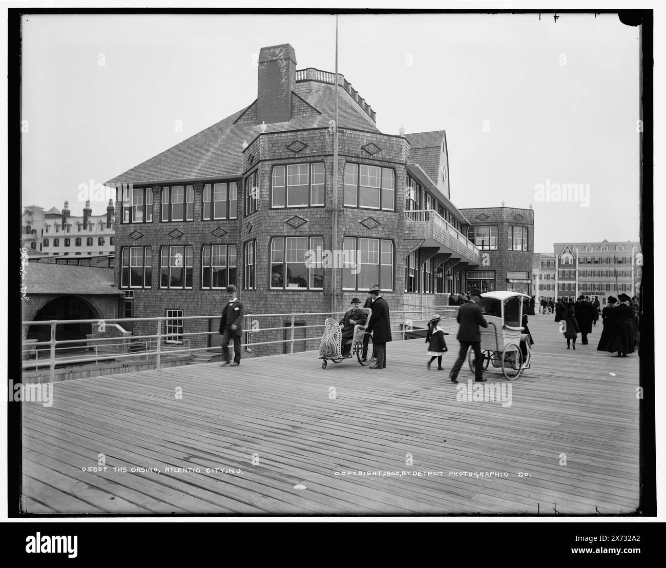 Casino, Atlantic City, N.J., The Detroit Publishing Co.-Nr. 05857., Geschenk; State Historical Society of Colorado; 1949, Brighton Casino (Atlantic City, N.J.), Casinos. , Promenade. Usa, New Jersey, Atlantic City. Stockfoto
