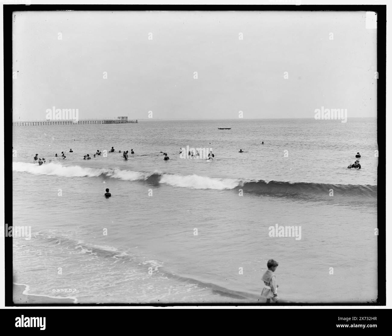 Narragansett Pier, R.I., Badestrand, Titel aus Jacke, '1461' auf negativ. Detroit Publishing Co.-Nr. 033259., Geschenk; State Historical Society of Colorado; 1949, Beaches. , Usa, Rhode Island, Narragansett Pier. Stockfoto