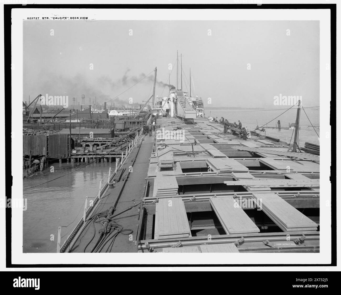 Str. Calcite, Deck View, Detroit Publishing Co.-Nr. 022727., Geschenk; State Historical Society of Colorado; 1949, Calcite (Frachter), Frachtschiffe. , Piers & Kais. Stockfoto