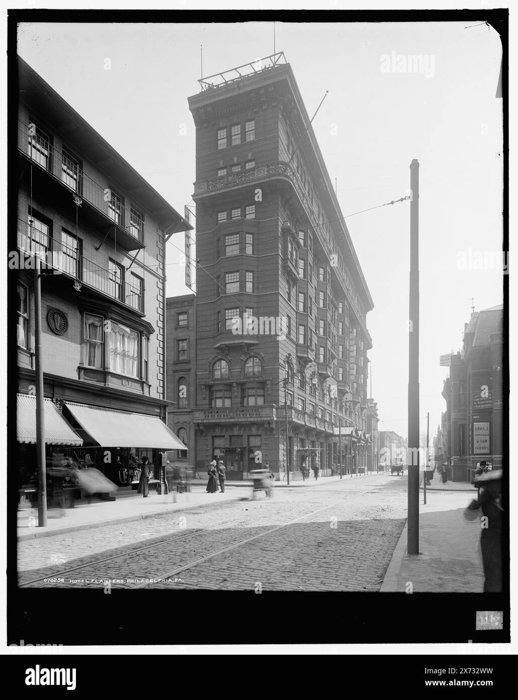 Hotel Flanders, Philadelphia, Pa., '3911' auf negativ. Detroit Publishing Co.-Nr. 070254., Geschenk; State Historical Society of Colorado; 1949, Hotels. , Straßen. , Usa, Pennsylvania, Philadelphia. Stockfoto