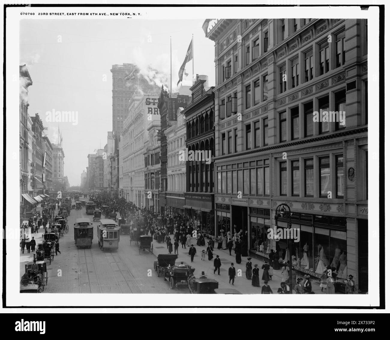 23rd Twenty-Third Street, östlich von 6th Ave. Sixth Avenue, New York, N.Y., 'H 340' auf negativ. Detroit Publishing Co.-Nr. 070760., Geschenk; State Historical Society of Colorado; 1949, Streets. , Kommerzielle Einrichtungen. , Usa, New York (Bundesstaat), New York. Stockfoto