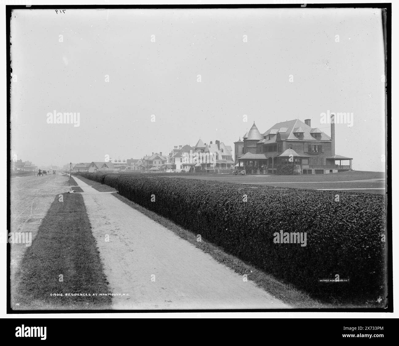 Residences at Monmouth, d. h. Freehold, N.J., Date Based on Detroit, Catalogue J Supplement (1901-1906)., '719' on negative., Detroit Publishing Co.-Nr. 014016., Geschenk; State Historical Society of Colorado; 1949, Dwellings. , Wohnstraßen. , Usa, New Jersey, Freehold. Stockfoto
