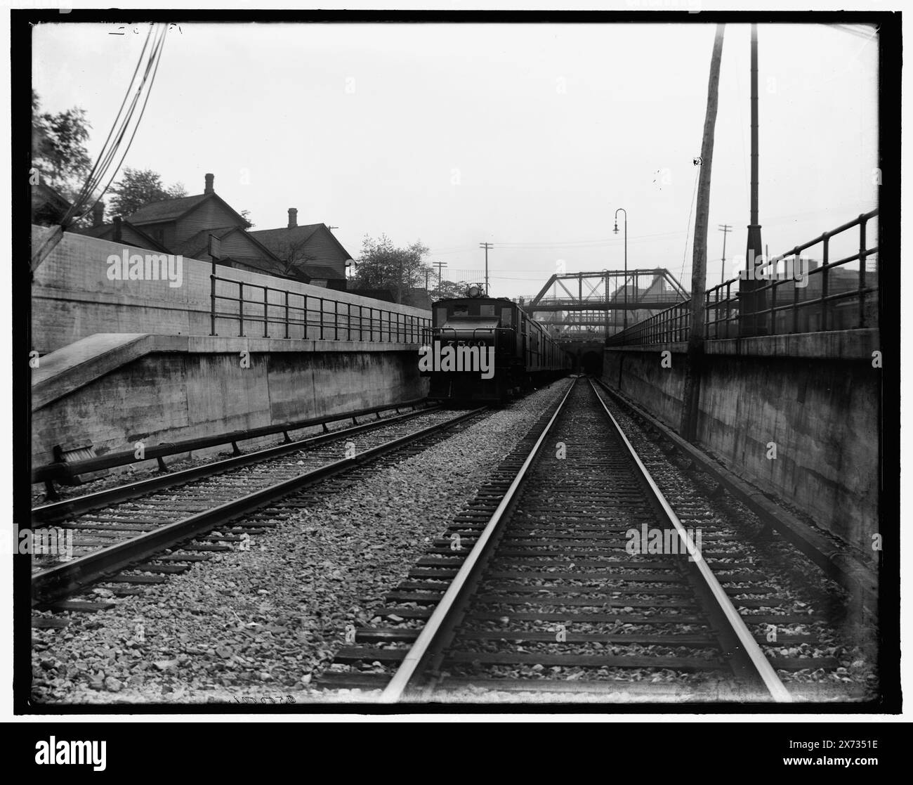 Elektromotor, Detroit River Tunnel, Detroit, mich. Titel von Jackett. 'B 302' auf negativ., Detroit Publishing Co.-Nr. 500001., Geschenk; State Historical Society of Colorado; 1949, Railroads. , Tunnel. , Usa, Michigan, Detroit. Stockfoto