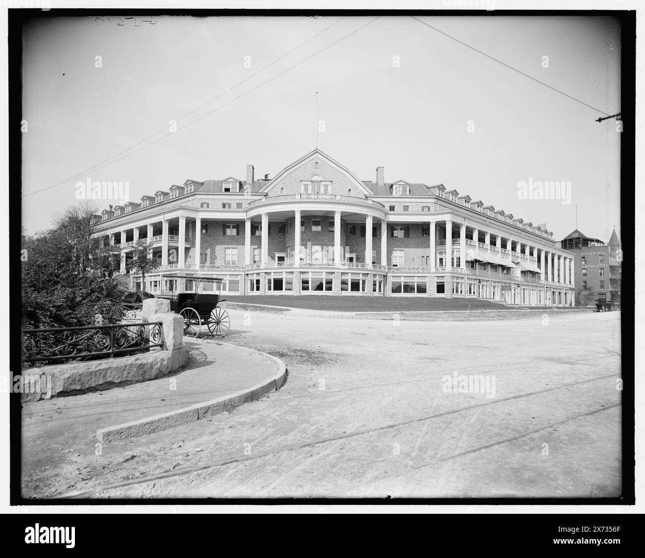The Clifton Hotel, Niagara Falls, ONT., Titel aus Jacke., 'G 5619' auf negativ., Detroit Publishing Co.-Nr. 039459., Geschenk; State Historical Society of Colorado; 1949, Hotels. , Resorts. , Kanada, Ontario, Niagarafälle (Stadt) Stockfoto