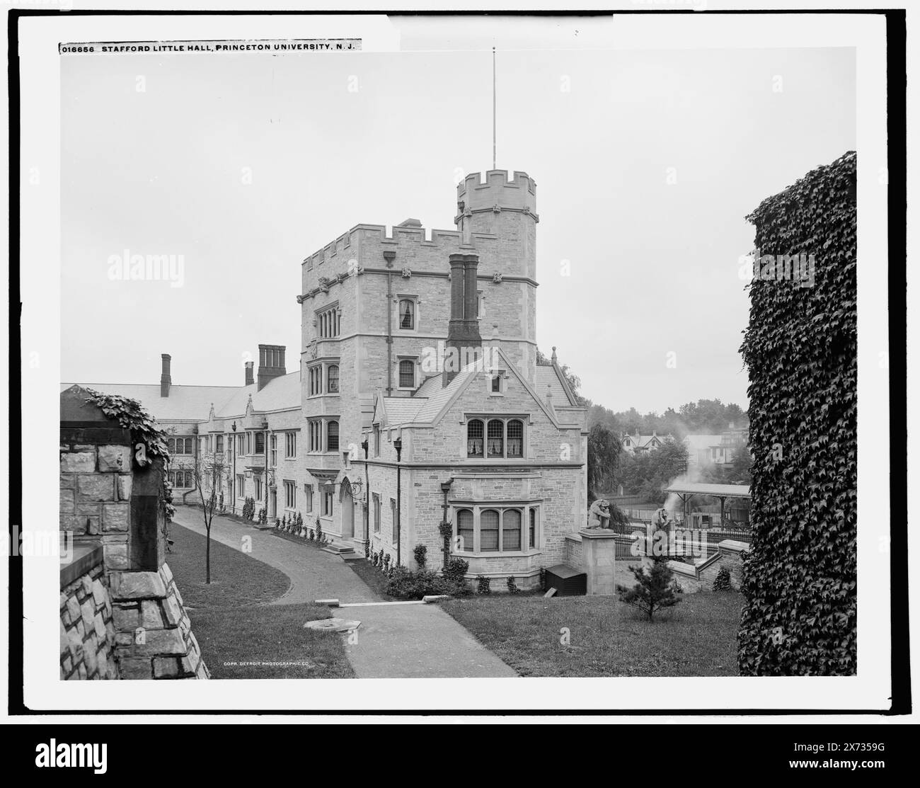 Stafford Little Hall, Princeton University, N.J., Detroit Publishing Co.-Nr. 016656., Geschenk; State Historical Society of Colorado; 1949, Princeton University. , Universitäten und Hochschulen. , Bildungseinrichtungen. , Usa, New Jersey, Princeton. Stockfoto