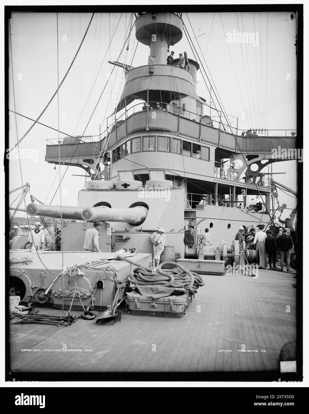 U.S.S. Maryland, Vorderdeck, '2798 A' auf negativ, Detroit Publishing Co.-Nr. 034061., Geschenk; State Historical Society of Colorado; 1949, Maryland (Kreuzer), Kreuzer (Kriegsschiffe), amerikanisch. , Schiffsausrüstung und Takelage. Stockfoto