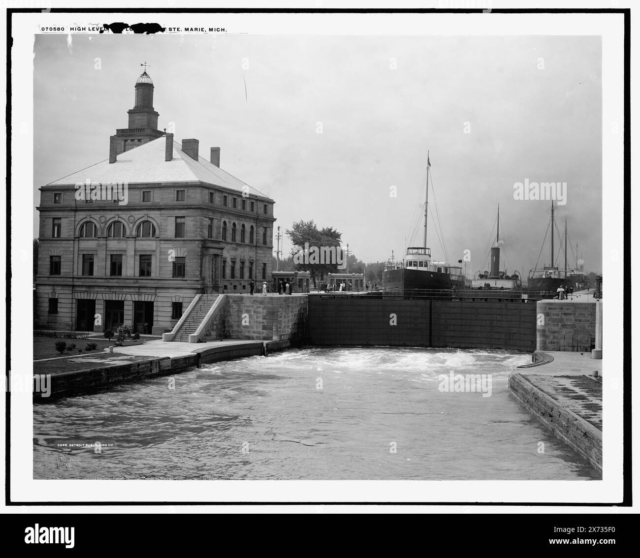 Hohe Qualität in Schlössern, Sault Ste. Marie, mich, Detroit Publishing Co.-Nr. 070580., Geschenk; State Historical Society of Colorado; 1949, Locks (Hydraulic Engineering), USA, Michigan, Sault Sainte Marie. Stockfoto