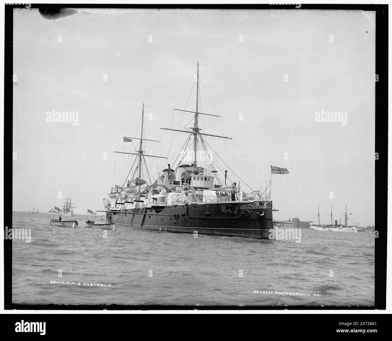 H.M.S. Australia, Detroit Publishing Co.-Nr. 021117., Geschenk; State Historical Society of Colorado; 1949, Australien (Cruiser), Cruiser (Kriegsschiffe), Britisch. , Columbian Naval Review, 1893. Marineparaden und Zeremonien. Stockfoto